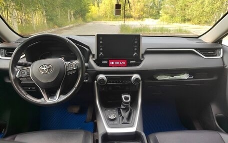 Toyota RAV4, 2020 год, 3 050 000 рублей, 8 фотография