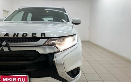 Mitsubishi Outlander III рестайлинг 3, 2022 год, 2 799 000 рублей, 11 фотография