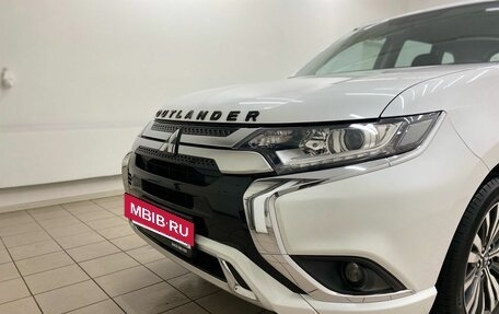 Mitsubishi Outlander III рестайлинг 3, 2022 год, 2 799 000 рублей, 9 фотография