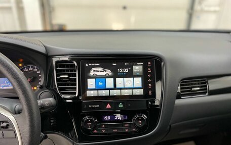 Mitsubishi Outlander III рестайлинг 3, 2022 год, 2 799 000 рублей, 29 фотография