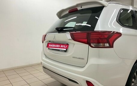 Mitsubishi Outlander III рестайлинг 3, 2022 год, 2 799 000 рублей, 16 фотография