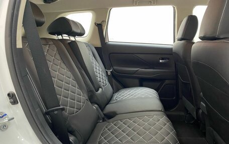 Mitsubishi Outlander III рестайлинг 3, 2022 год, 2 799 000 рублей, 35 фотография