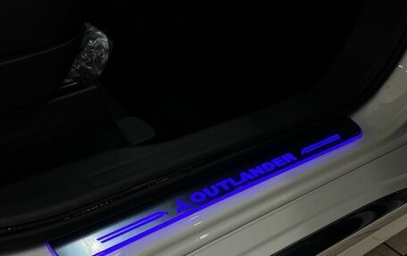 Mitsubishi Outlander III рестайлинг 3, 2022 год, 2 799 000 рублей, 37 фотография
