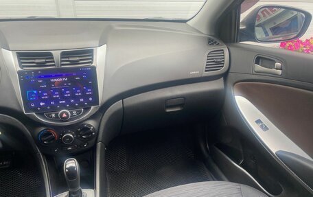 Hyundai Solaris II рестайлинг, 2015 год, 969 000 рублей, 24 фотография