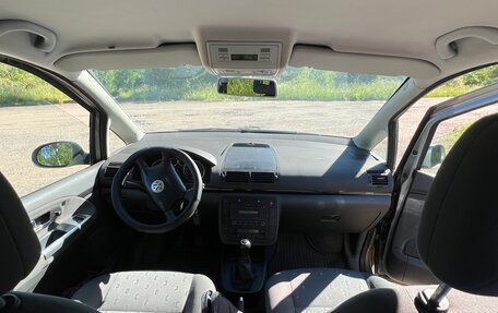 Volkswagen Sharan I рестайлинг, 2005 год, 800 000 рублей, 11 фотография