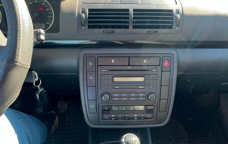 Volkswagen Sharan I рестайлинг, 2005 год, 800 000 рублей, 25 фотография