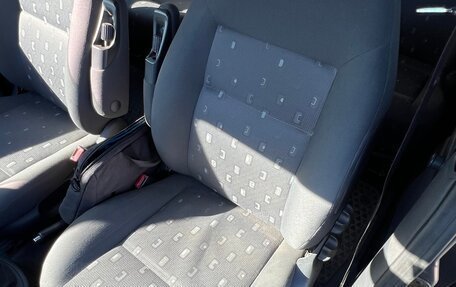 Volkswagen Sharan I рестайлинг, 2005 год, 800 000 рублей, 23 фотография