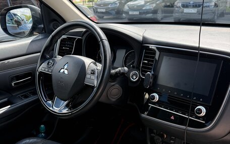 Mitsubishi Outlander III рестайлинг 3, 2021 год, 2 850 000 рублей, 8 фотография