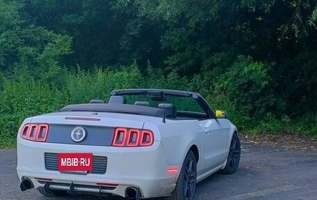 Ford Mustang VI рестайлинг, 2013 год, 1 999 999 рублей, 2 фотография