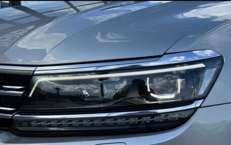 Volkswagen Tiguan II, 2017 год, 2 700 000 рублей, 3 фотография