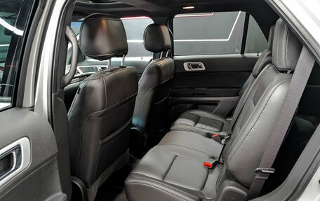 Ford Explorer VI, 2015 год, 2 600 000 рублей, 18 фотография