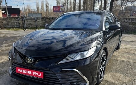Toyota Camry, 2018 год, 3 200 000 рублей, 2 фотография