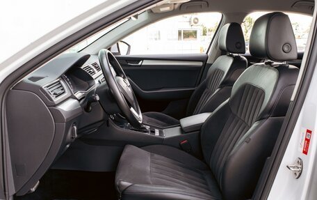 Skoda Superb III рестайлинг, 2019 год, 1 645 000 рублей, 11 фотография