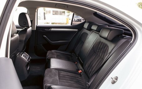 Skoda Superb III рестайлинг, 2019 год, 1 645 000 рублей, 17 фотография