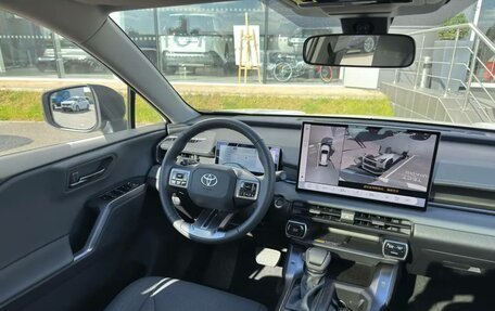 Toyota RAV4, 2025 год, 4 320 000 рублей, 7 фотография