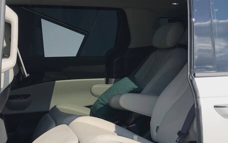 KIA Carnival, 2022 год, 5 000 000 рублей, 28 фотография