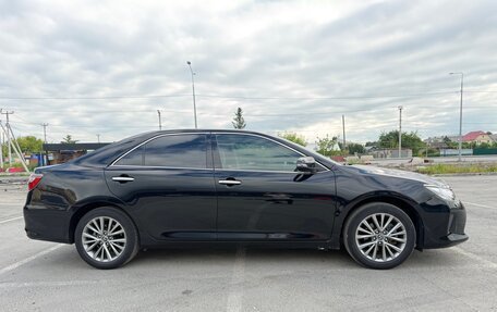 Toyota Camry, 2017 год, 2 650 000 рублей, 4 фотография