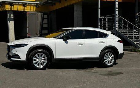 Mazda CX-4, 2023 год, 2 200 000 рублей, 2 фотография