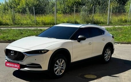Mazda CX-4, 2023 год, 2 200 000 рублей, 9 фотография