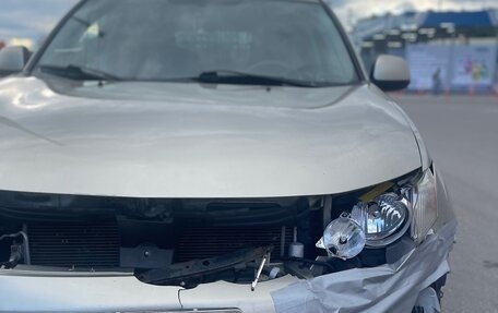 Mitsubishi Outlander III рестайлинг 3, 2007 год, 500 000 рублей, 3 фотография