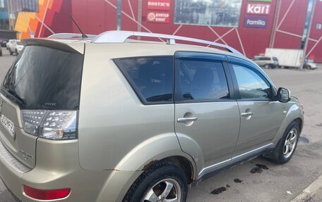 Mitsubishi Outlander III рестайлинг 3, 2007 год, 500 000 рублей, 9 фотография