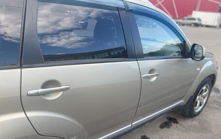 Mitsubishi Outlander III рестайлинг 3, 2007 год, 500 000 рублей, 10 фотография