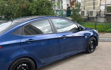 Hyundai Solaris II рестайлинг, 2015 год, 900 000 рублей, 5 фотография