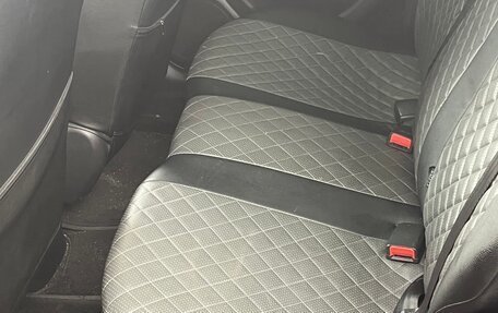Hyundai Solaris II рестайлинг, 2015 год, 900 000 рублей, 13 фотография