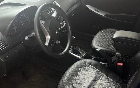 Hyundai Solaris II рестайлинг, 2015 год, 900 000 рублей, 15 фотография