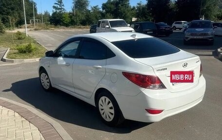 Hyundai Solaris II рестайлинг, 2013 год, 850 000 рублей, 5 фотография