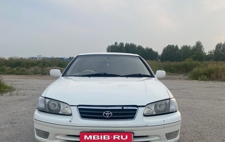 Toyota Camry, 2001 год, 630 000 рублей, 2 фотография