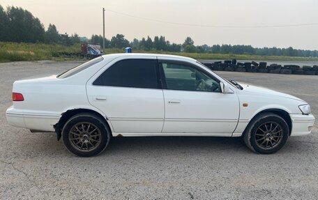 Toyota Camry, 2001 год, 630 000 рублей, 8 фотография