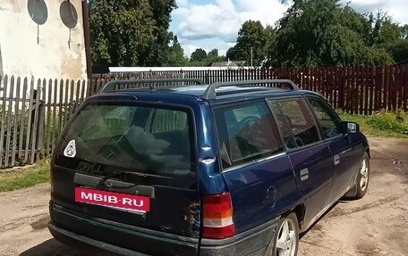 Opel Astra F, 1993 год, 100 000 рублей, 3 фотография
