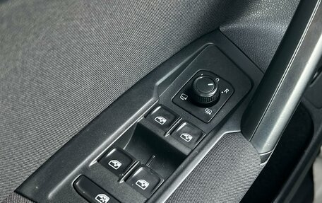 Volkswagen Tiguan II, 2018 год, 2 867 000 рублей, 13 фотография
