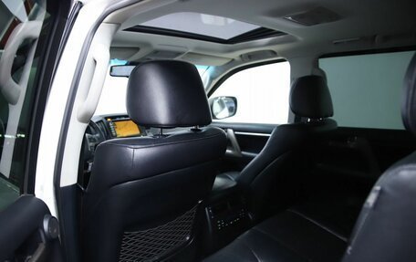 Toyota Land Cruiser 200, 2011 год, 2 890 000 рублей, 7 фотография