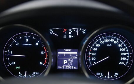 Toyota Land Cruiser 200, 2011 год, 2 890 000 рублей, 10 фотография