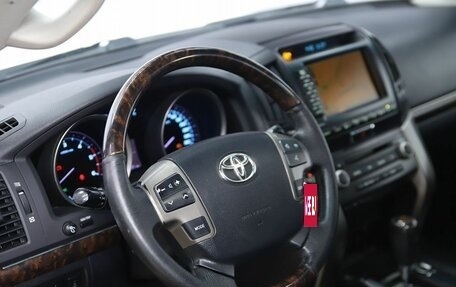 Toyota Land Cruiser 200, 2011 год, 2 890 000 рублей, 8 фотография