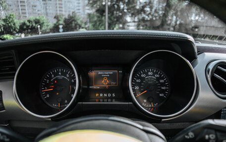 Ford Mustang VI рестайлинг, 2020 год, 3 800 000 рублей, 6 фотография