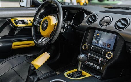 Ford Mustang VI рестайлинг, 2020 год, 3 800 000 рублей, 15 фотография