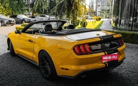 Ford Mustang VI рестайлинг, 2020 год, 3 800 000 рублей, 10 фотография
