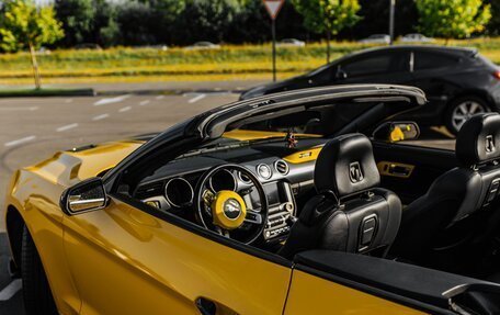 Ford Mustang VI рестайлинг, 2020 год, 3 800 000 рублей, 22 фотография