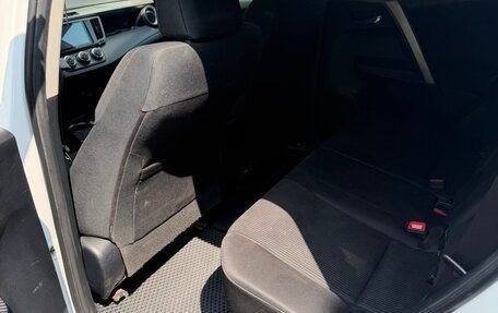 Toyota RAV4, 2015 год, 1 680 000 рублей, 9 фотография