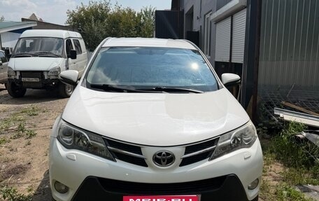 Toyota RAV4, 2015 год, 1 680 000 рублей, 4 фотография