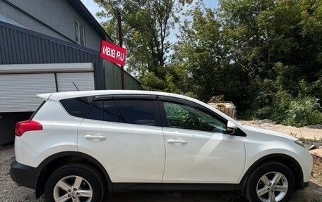 Toyota RAV4, 2015 год, 1 680 000 рублей, 2 фотография