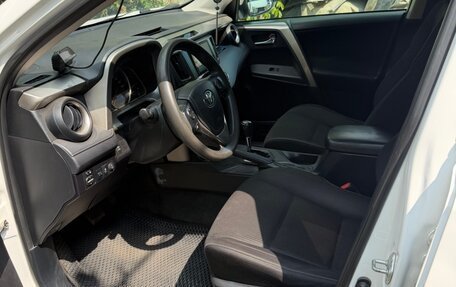 Toyota RAV4, 2015 год, 1 680 000 рублей, 11 фотография