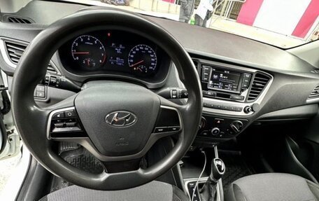 Hyundai Solaris II рестайлинг, 2018 год, 899 000 рублей, 8 фотография