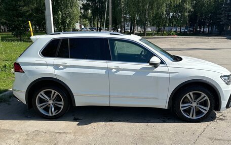 Volkswagen Tiguan II, 2019 год, 3 499 000 рублей, 3 фотография