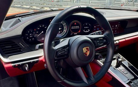 Porsche 911, 2021 год, 18 500 000 рублей, 10 фотография