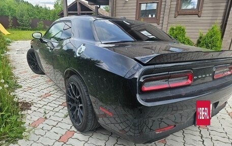 Dodge Challenger III рестайлинг 2, 2018 год, 4 590 000 рублей, 5 фотография