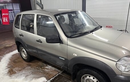 Chevrolet Niva I рестайлинг, 2015 год, 694 000 рублей, 2 фотография